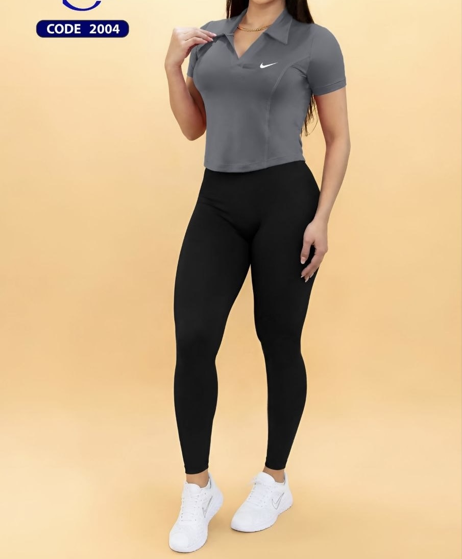 ست تیشرت یقه دار و شلوار اسپرت زنانه
