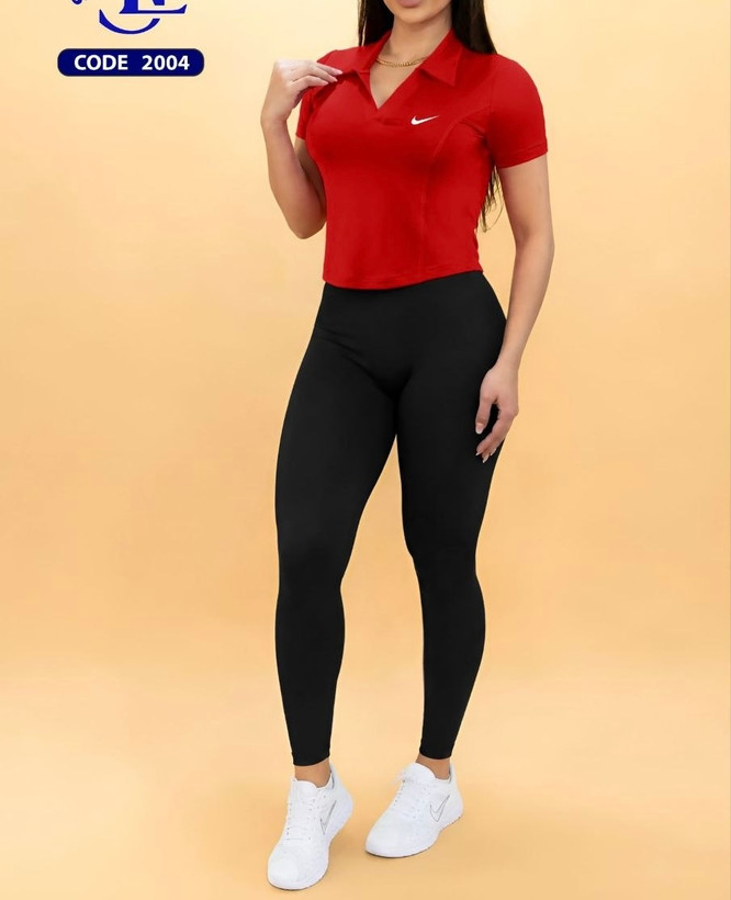 ست تیشرت یقه دار و شلوار اسپرت زنانه